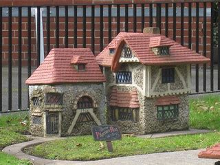 tudor village model.